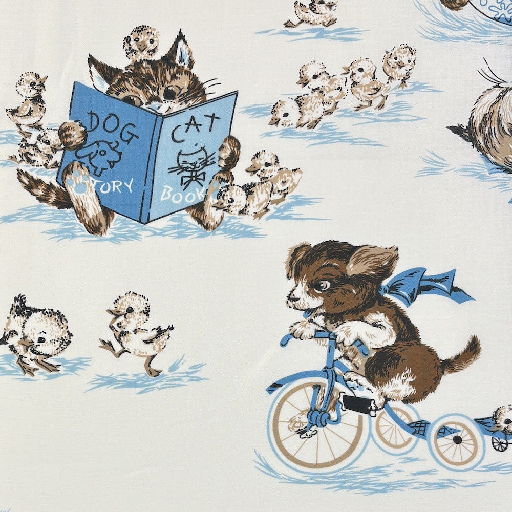 Petit Joli Vintage Picture Book Cats & Dogs