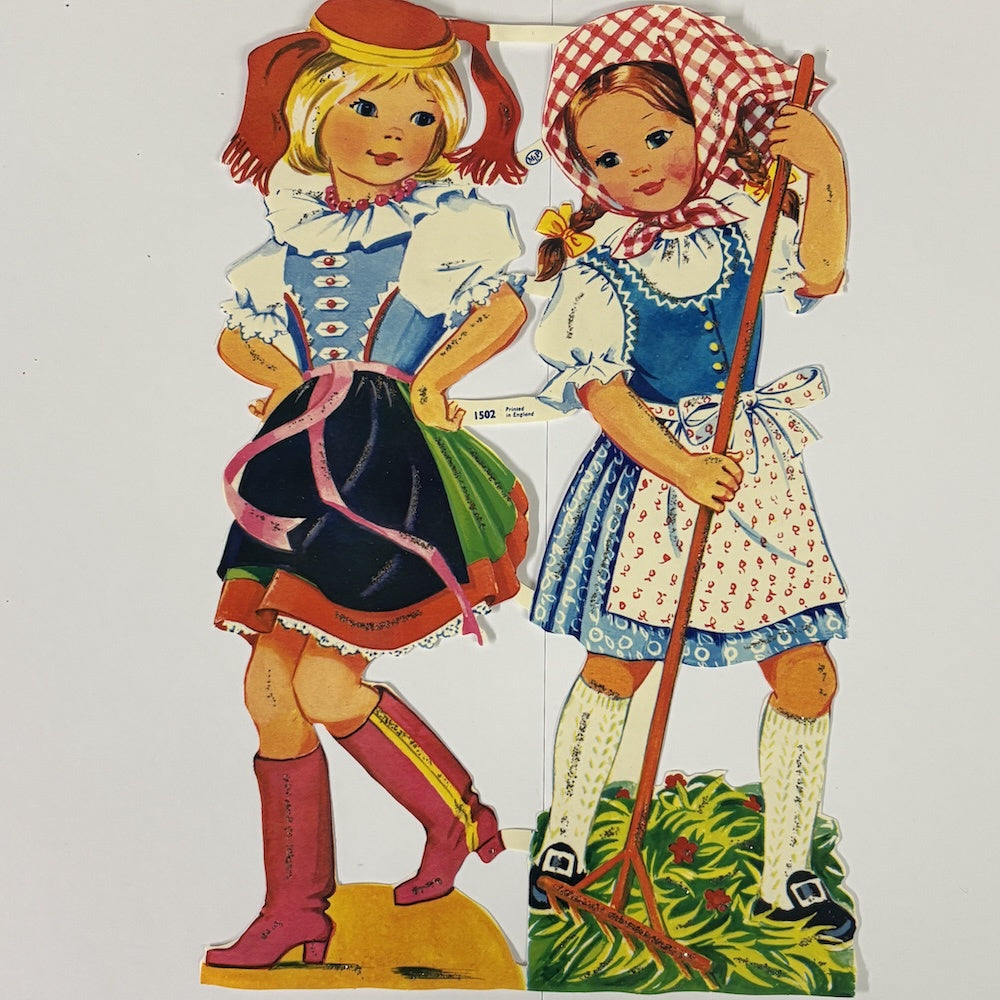 Vintage Scraps - Girls in Folk Costumes 1502