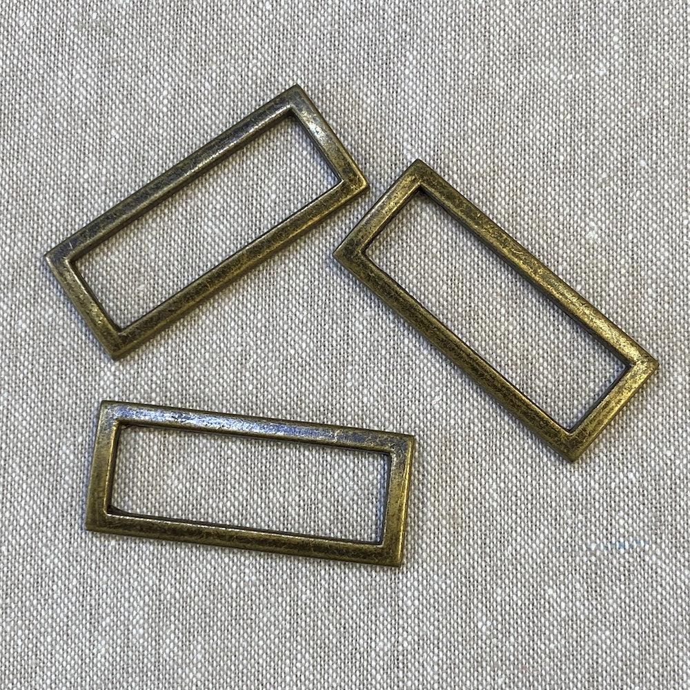 Rectangle Ring 1 ½" in Antique Brass
