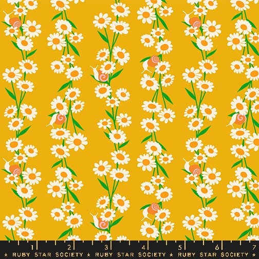 Carousel Daisy Chain in Goldenrod