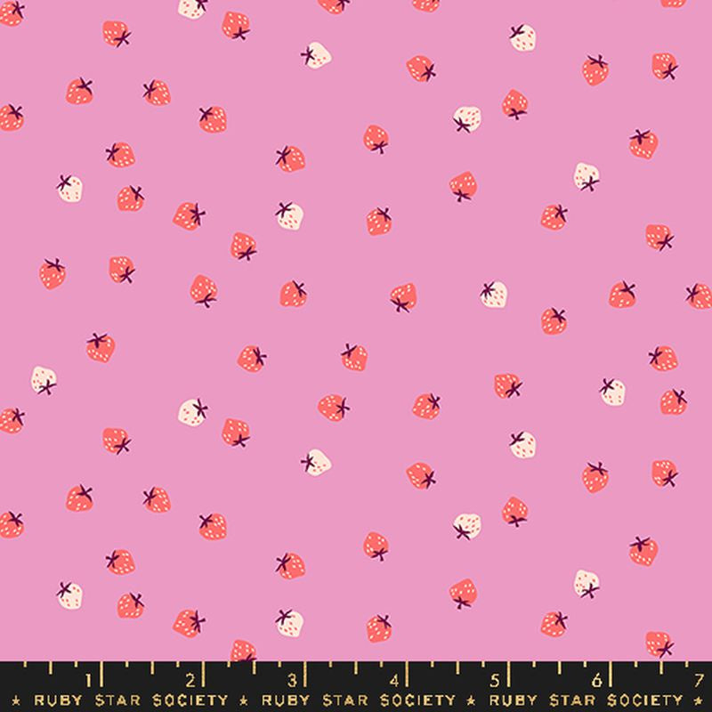 Strawberry Mini Berry in Daisy