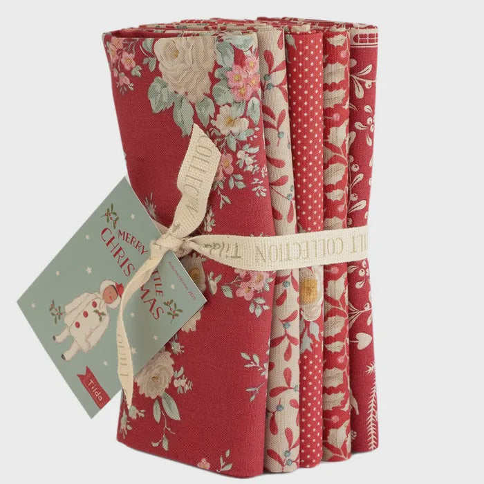 Tilda Merry Little Christmas Fat Quarter Bundle Red