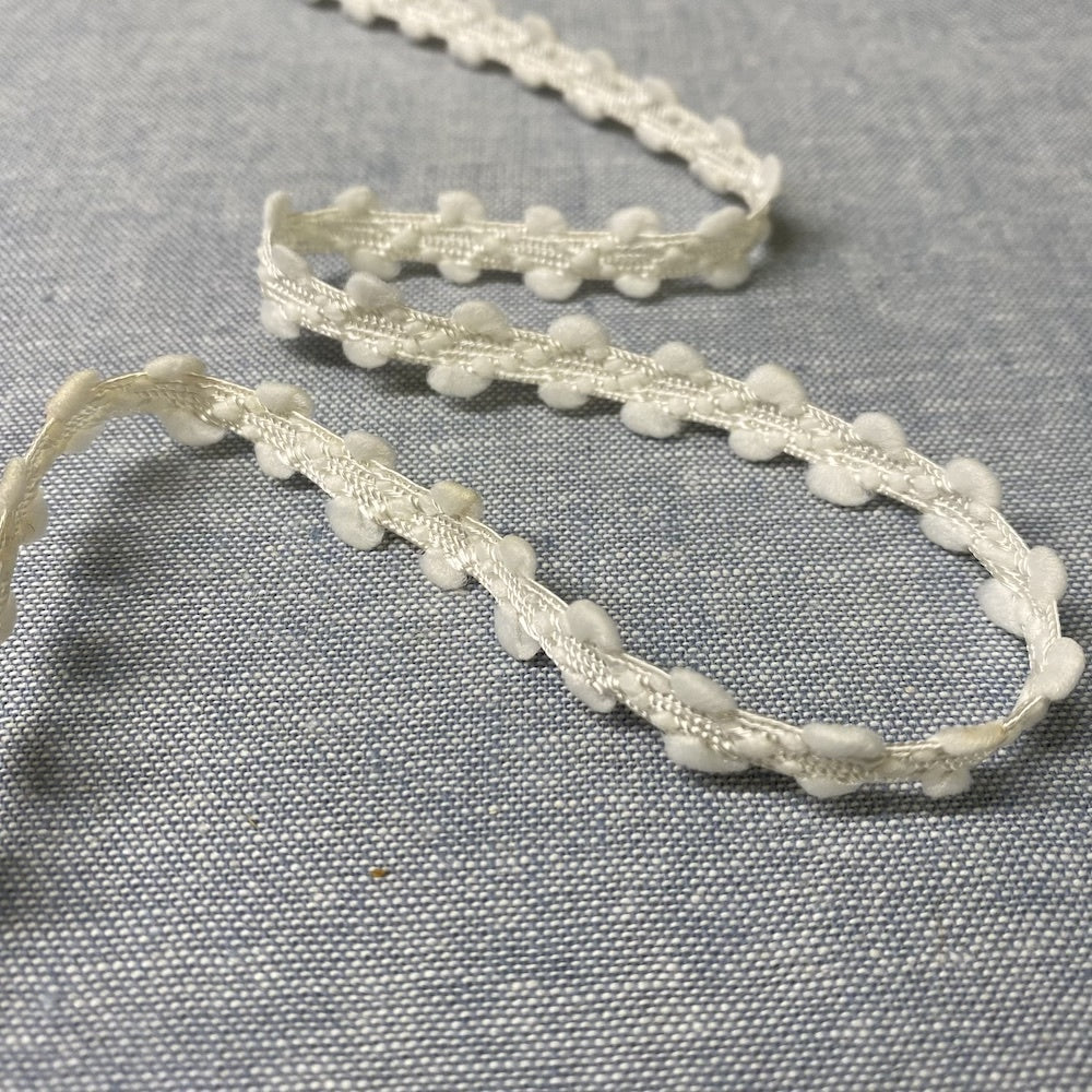 Vintage Off White Tiny Bobble Trim 1cm