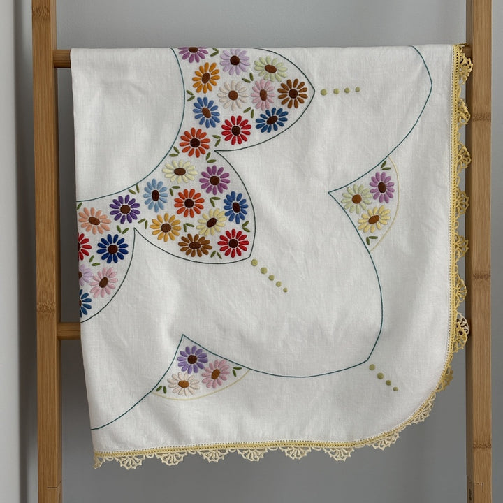 Vintage Embroidered Tablecloth - Daisy-A-Day