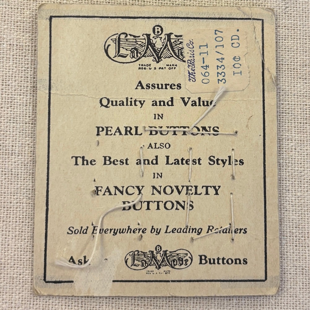 La Mode Superior Quality Pearl Buttons x 8