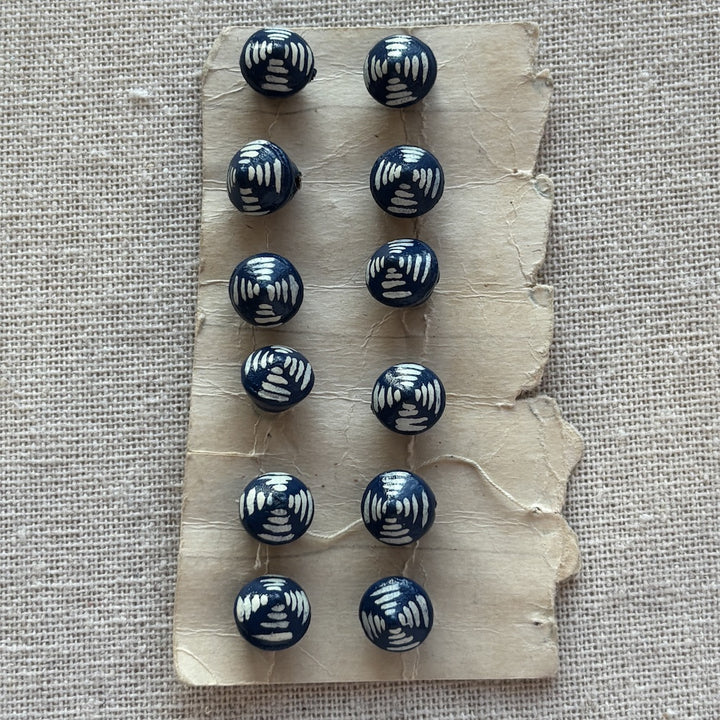 12 Vintage Hand Painted Wooden Buttons 9mm