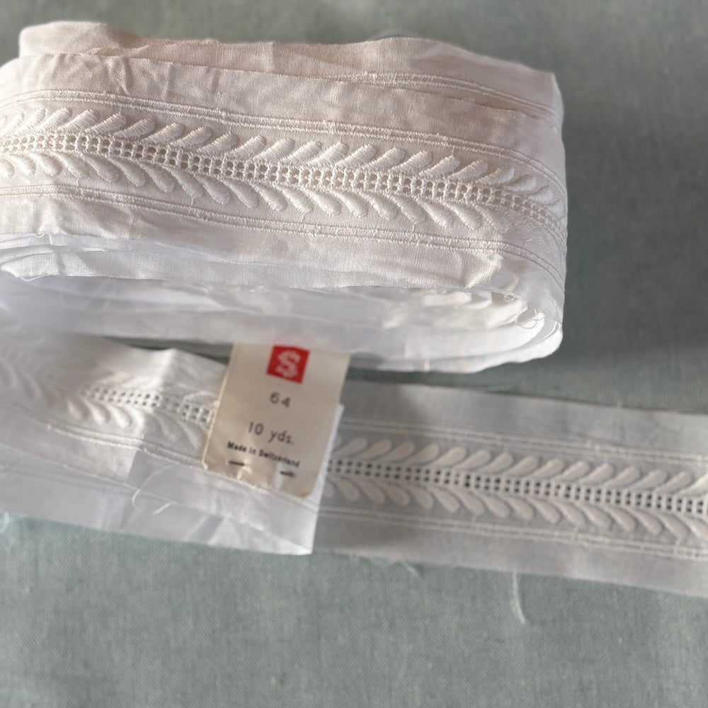 Vintage Swiss White Batiste Entredeux Leaf Design 45mm