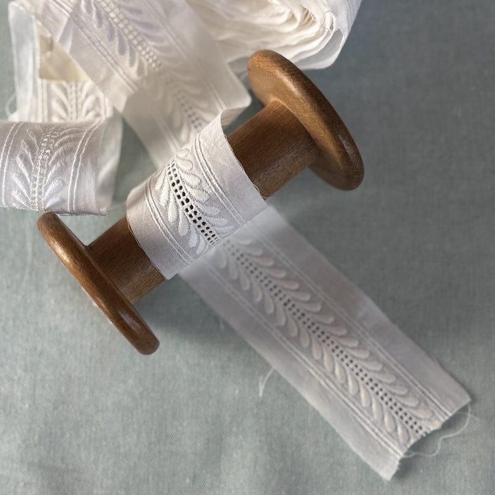 Vintage Swiss White Batiste Entredeux Leaf Design 45mm