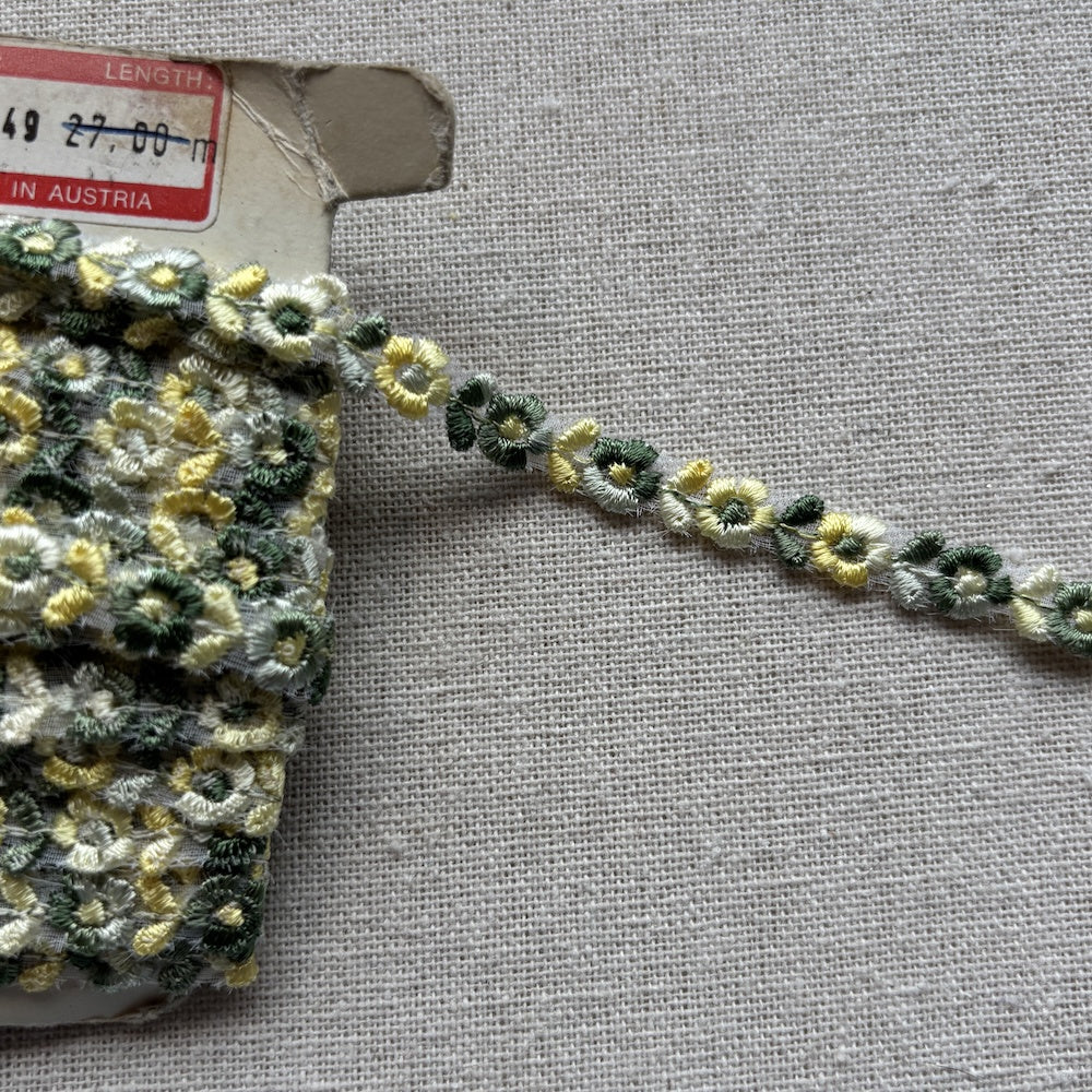 Vintage Austrian Double Flower Trim 8mm