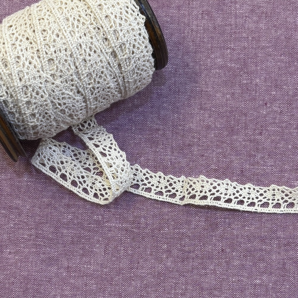 Vintage Cotton Crochet or Torchon Lace 17mm in Ecru