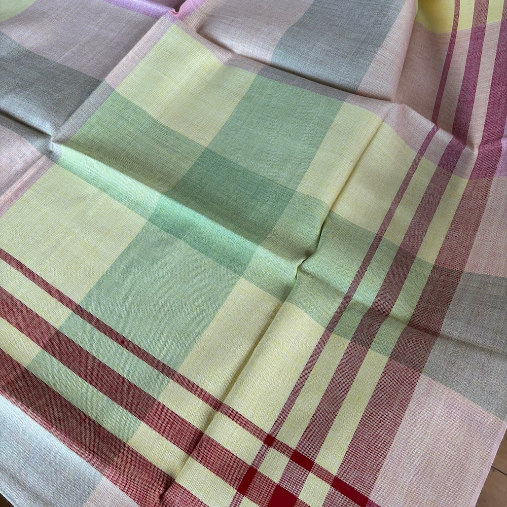 Vintage Old Mill Irish Linen Checked Tablecloth and Napkin Set