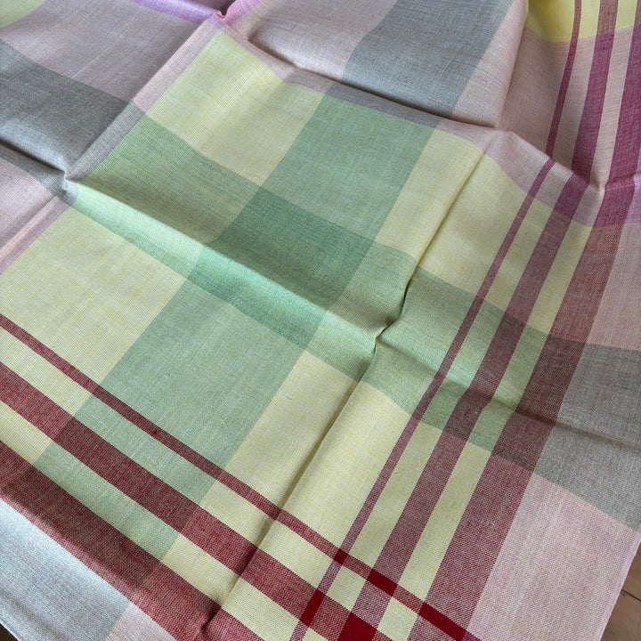 Vintage Old Mill Irish Linen Checked Tablecloth and Napkin Set