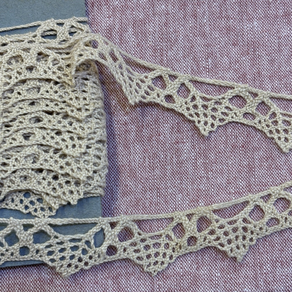 Vintage French Bobbin Lace - Arches in Tea 22mm