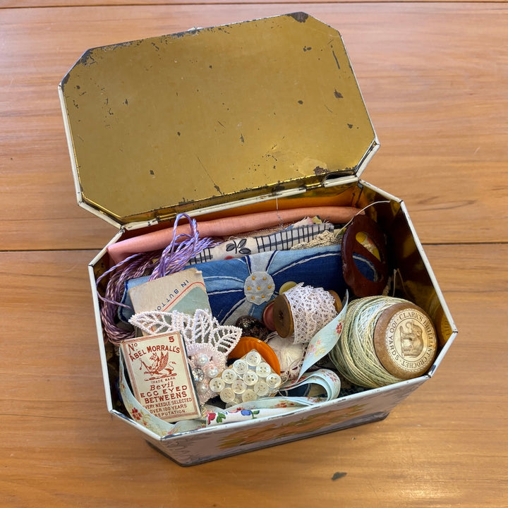 Large Vintage Rose Caddy Treasure Tin