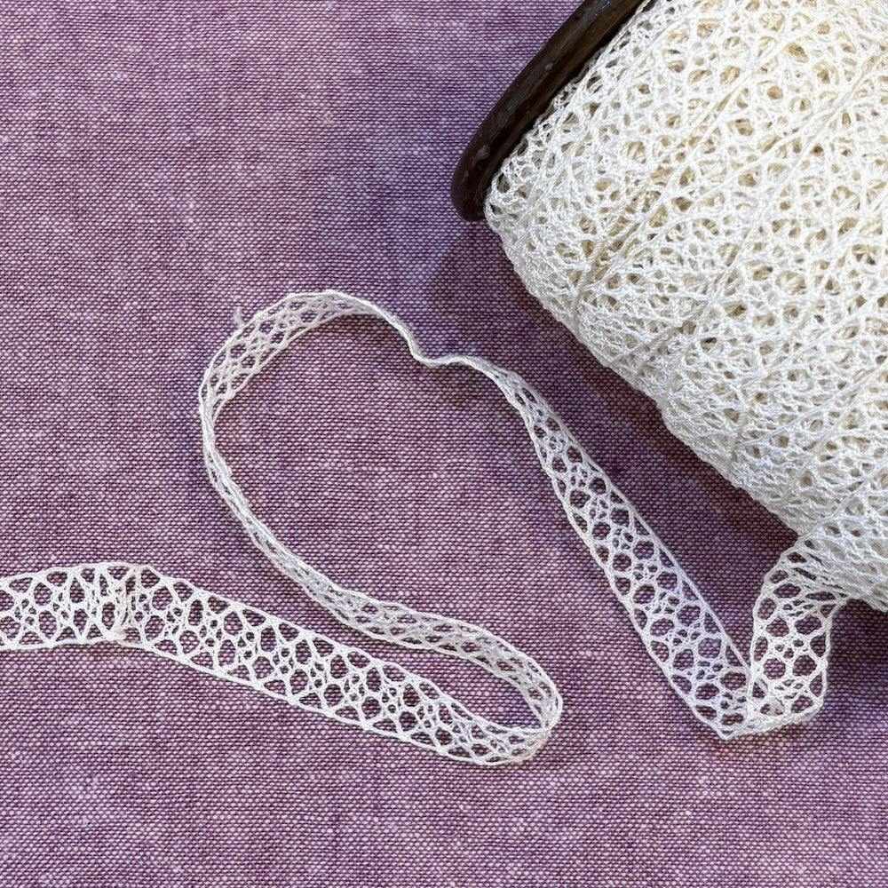 Delicate Vintage French Bobbin Insertion Lace 11mm