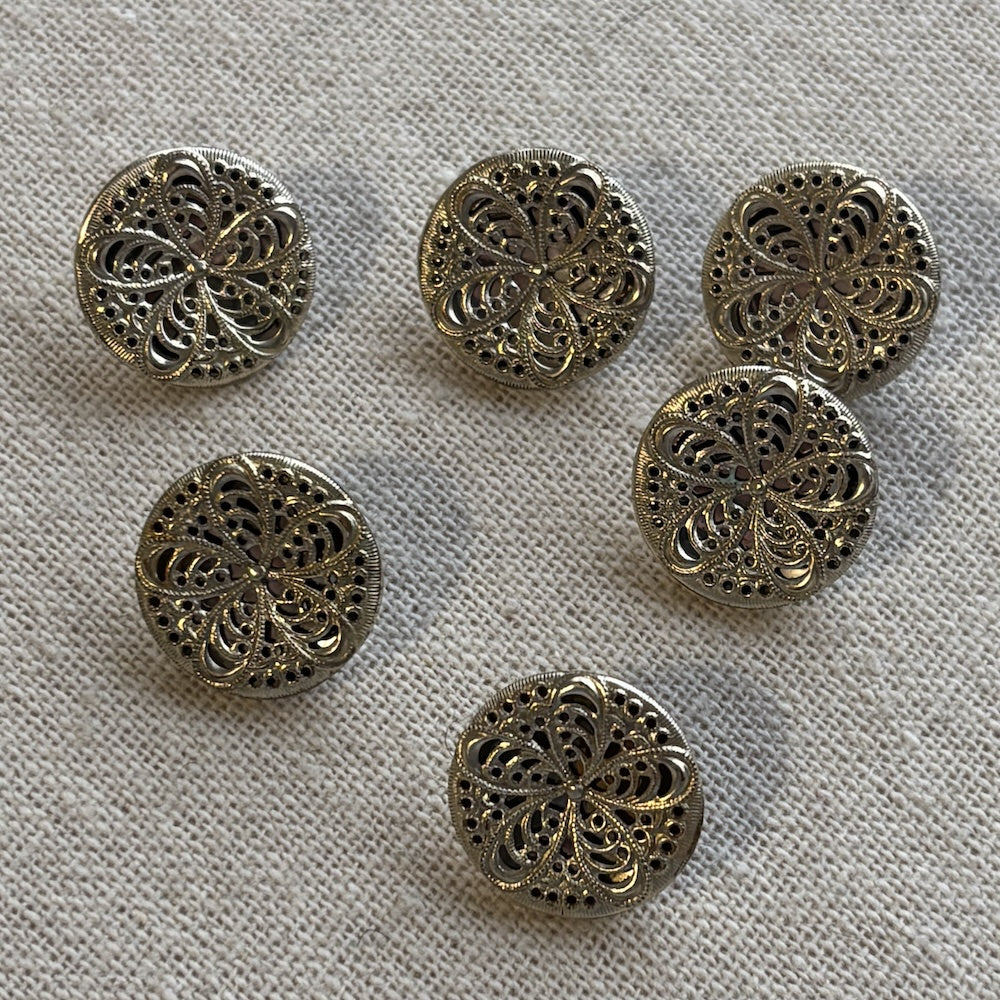Vintage Silver Tone Metal Filigree Buttons 19mm x 6