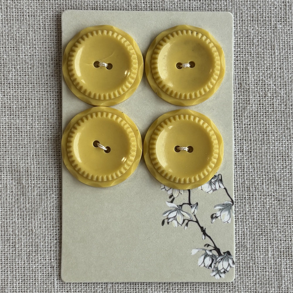 Butter Yellow 1950's Buttons 27mm x 4